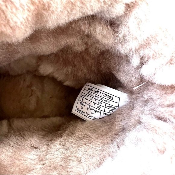 UGG Fluff Mini Belted Boot for Women Size 6 - Picture 7 of 7